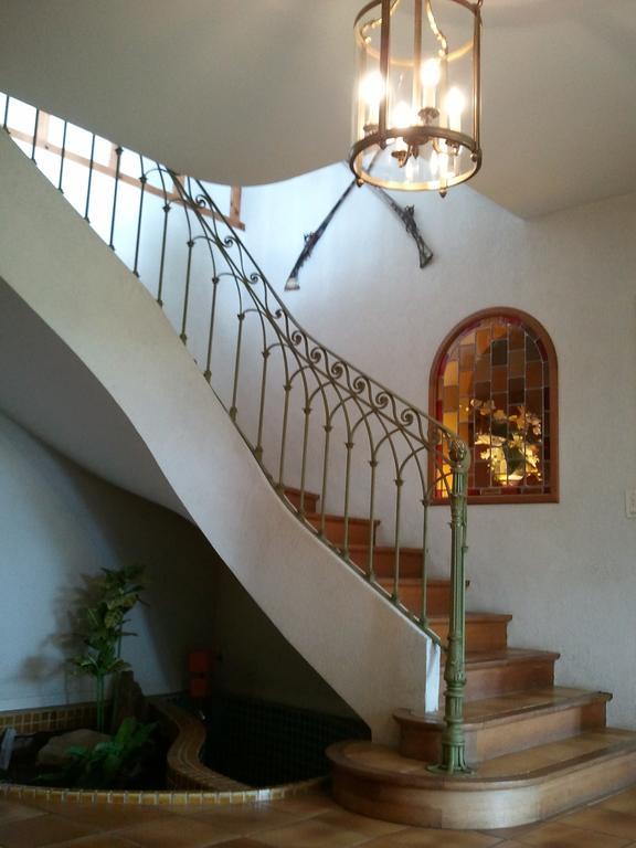 Mas Du Trezon Bed & Breakfast Шоле Екстериор снимка