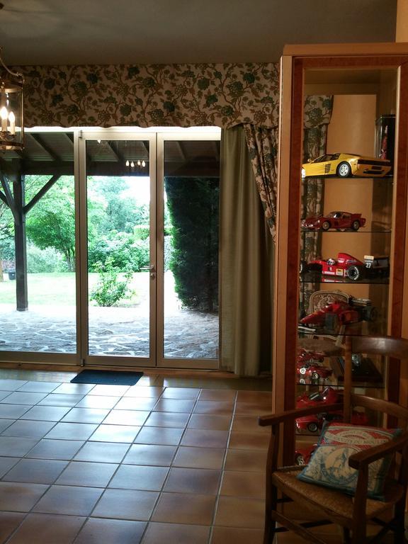 Mas Du Trezon Bed & Breakfast Шоле Екстериор снимка