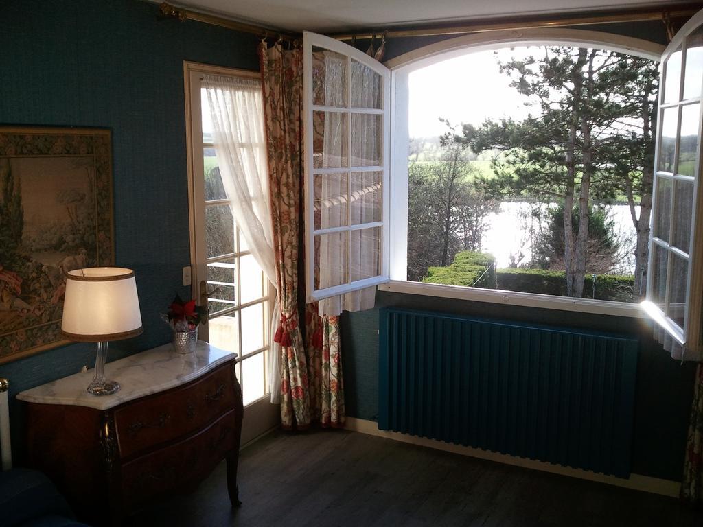 Mas Du Trezon Bed & Breakfast Шоле Стая снимка